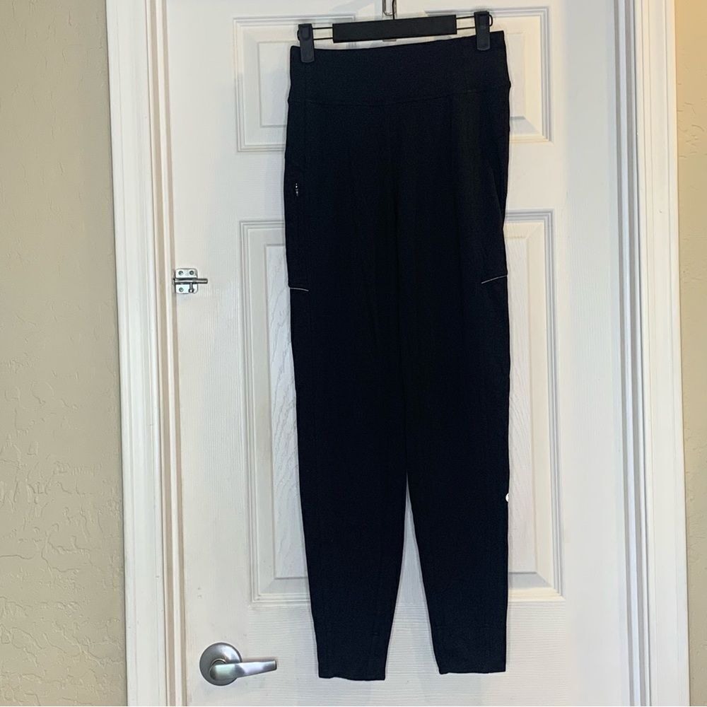 Lululemon Run On Jogger Black Size 2